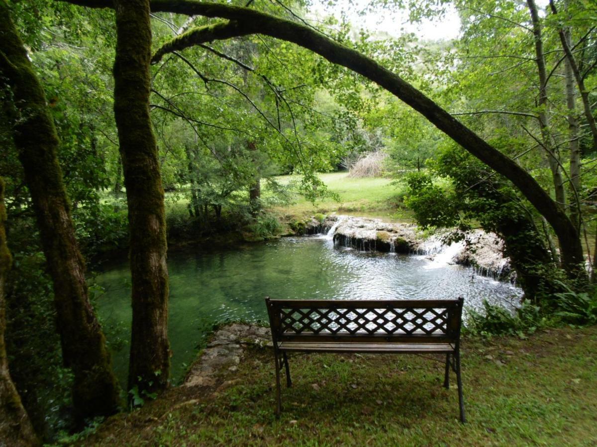 مبيت وإفطار Vers  Moulin De Benedicty المظهر الخارجي الصورة